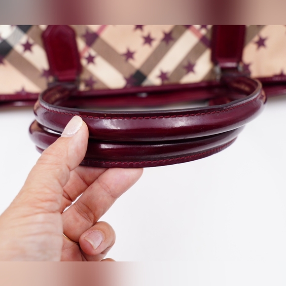 AI07❤️ BURBERRY Patent Supernova Check Stars Nickie Tote - Picture 7 of 14